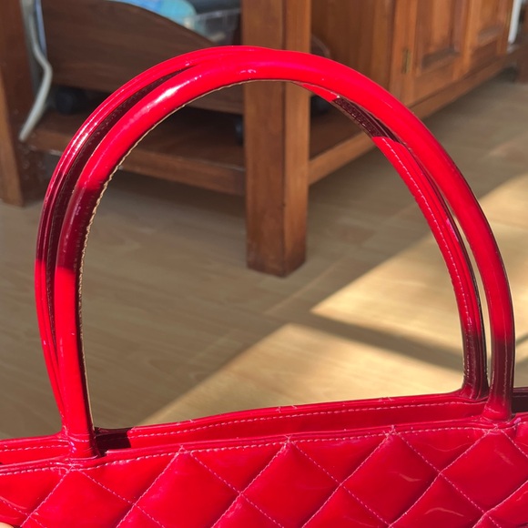 CHANEL Medallion Tote custom dyed with card, medallion pull, sticker in tact - Picture 9 of 17